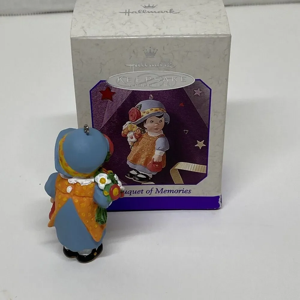 Hallmark Keepsake Ornament Bouquet of Memories Hand crafted Dated 1998 Happy